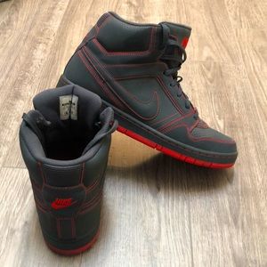 Mens Nike sneakers size 11.5